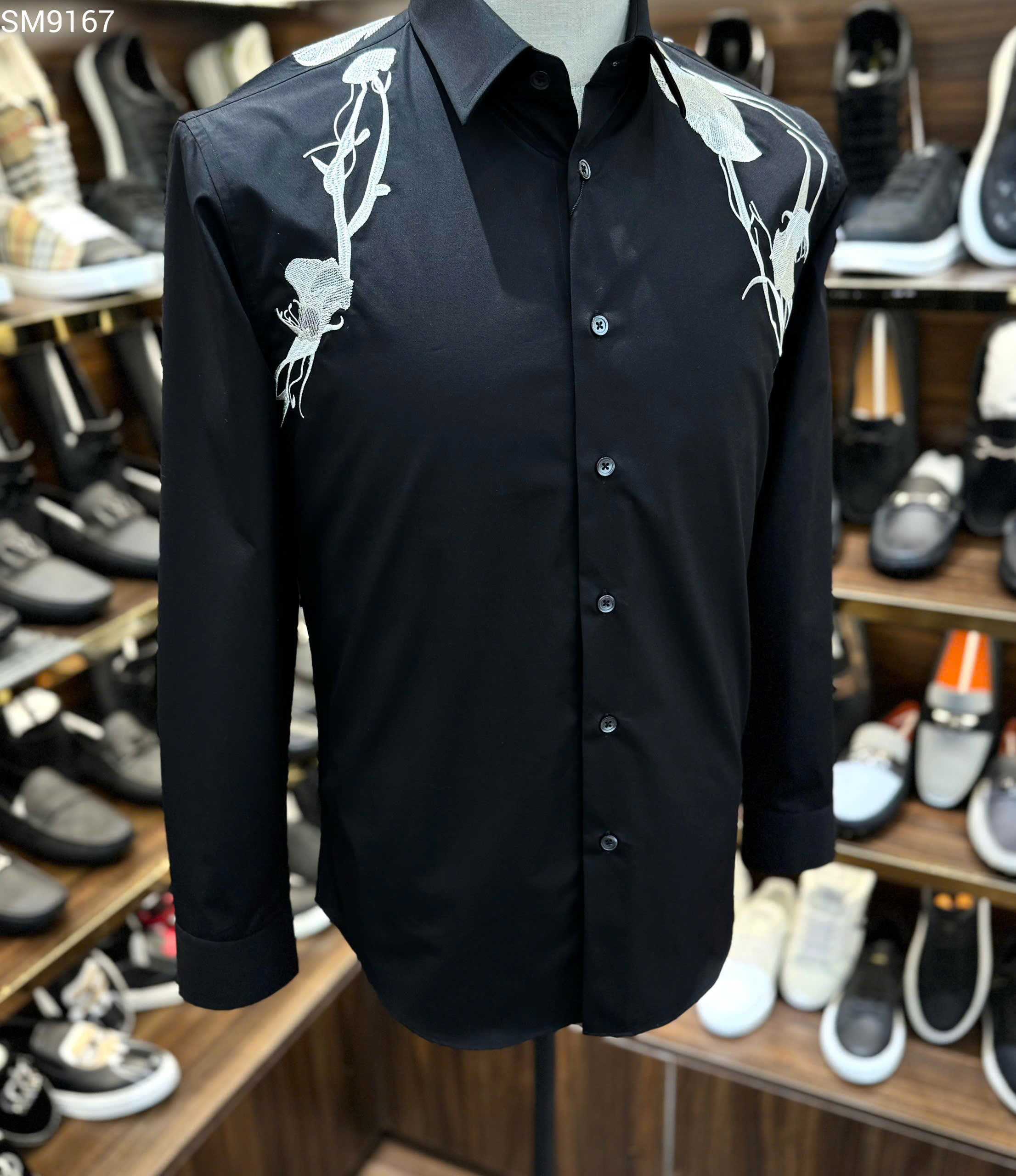 Áo sơ mi dài tay McQueen MCQ Đen thêu hoa Trắng vai Like Auth on web MK